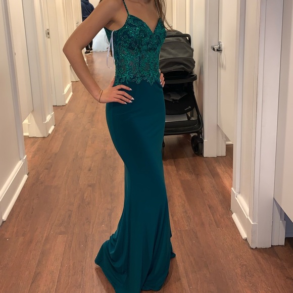 Camille La Vie Emerald green prom dress - Picture 6 of 11